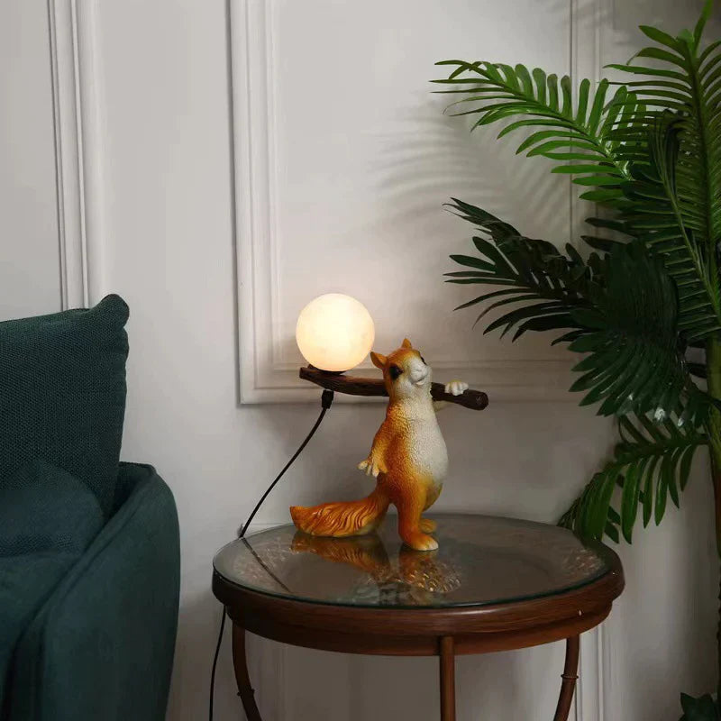 Squirrel Glow - sjarmerende ekornlampe som lyser opp hjemmet ditt