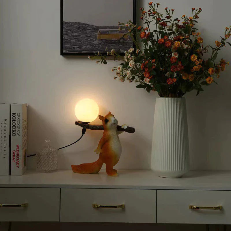 Squirrel Glow - sjarmerende ekornlampe som lyser opp hjemmet ditt