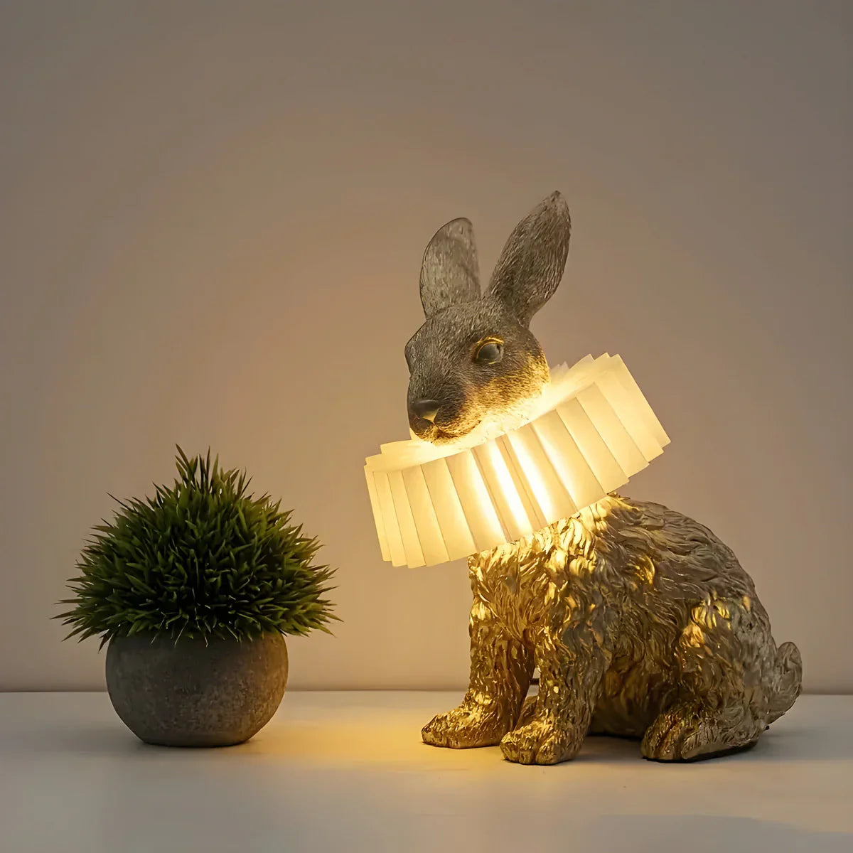 RabbitGleam - Kunstnerisk moderne kaninbordlampe